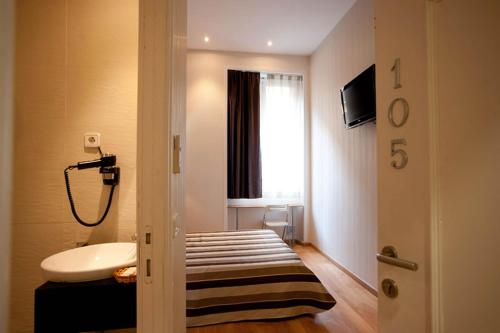 Hostal Bcn 46 - image 9