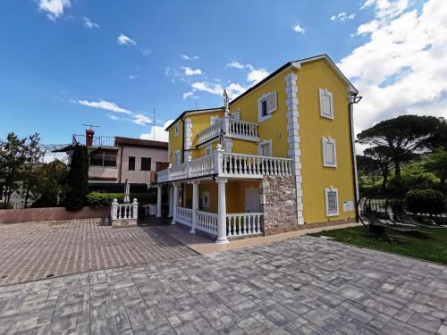 B&B Strunjan - Apartmaji ANA - Bed and Breakfast Strunjan