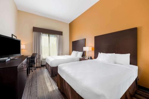 2 queen beds