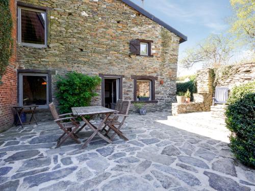 Cozy Holiday Home in Gros Fays with Terrace gîte à louer Poupehan