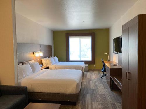 Holiday Inn Express & Suites Beaumont - Oak Valley, an IHG Hotel