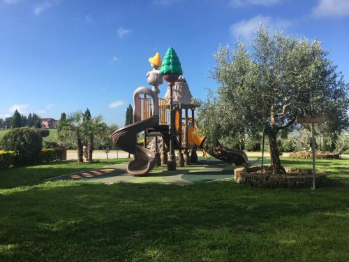 Casa in campagna a due passi dal mare, Pisa (foto 5)