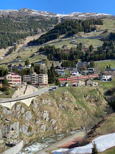 Privatzimmer / bed & breakfast, Andermatt (zdjęcie 6)