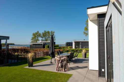  Cube of Luxury direkt am Strand EuroParcs Bad Hoophuizen in Hulshorst