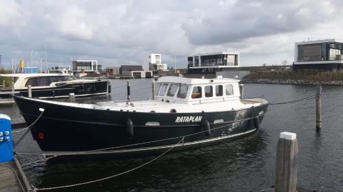 Prive B&B Motorsailer Rataplan Kamperland