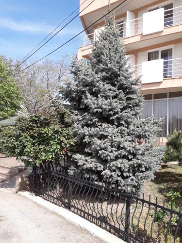 Hotel Holiday - main image