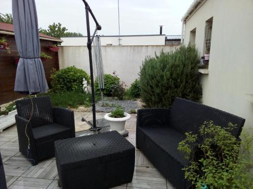 Erkély/terasz, Chambre lit double dans pavillon , chez Lilyanne in Tonnay-Charente
