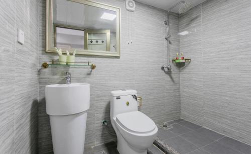 April Fair Duplex Apartment Guangzhou South Railway Station Ao Yuan Yue Shi Dai Branch