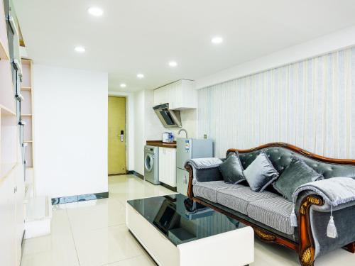 April Fair Duplex Apartment Guangzhou South Railway Station Ao Yuan Yue Shi Dai Branch