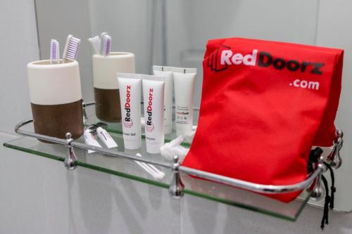 RedDoorz Near Lippo Plaza Buton in Bau Bau
