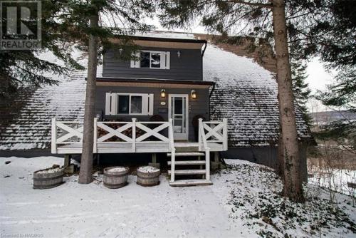 . Mountain Hideaway Cottage