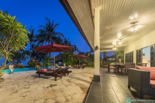 Villa Burung, Breathtaking oceanfront, infinity pool 3BR