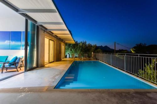  Ano Vasilikos Villa Sleeps 6 Pool Air Con WiFi in Vasilikos