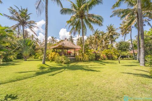 Villa Burung, Breathtaking oceanfront, infinity pool 3BR