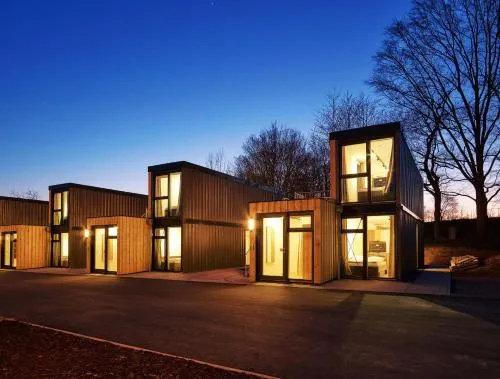 Modern ausgebauter Überseecontainer als Tiny House in Wertheim, Deutschland
