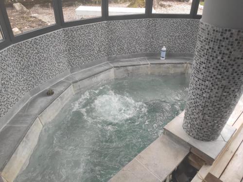 Karstais baseins, Chalet Christine in Talloires-Montmin
