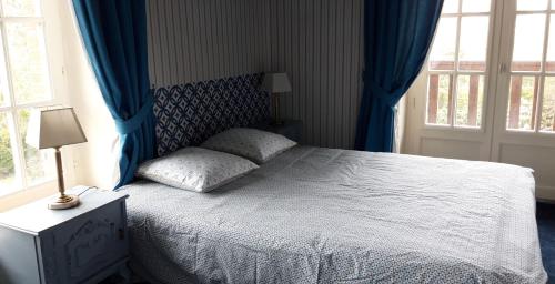 LE CHALET SUISSE - Chambre bleue