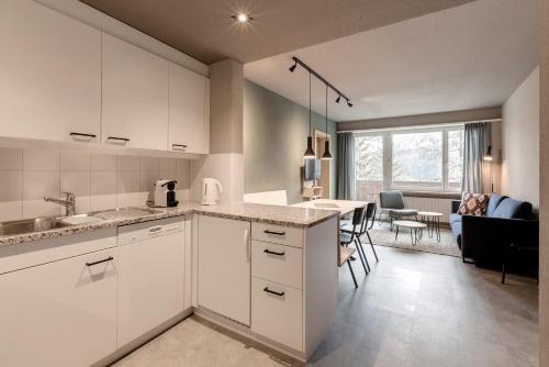 Belmont- Apartment Haus 1