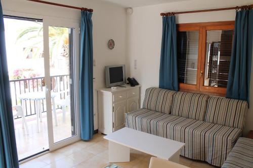 Apartaments Talayot - image 4
