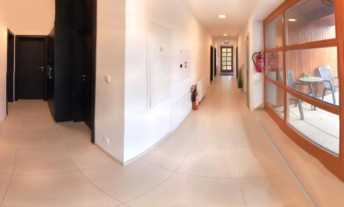 Létesítmények, Štiřínská stodola u Prahy (Stirinska stodola u Prahy) in Kamenice