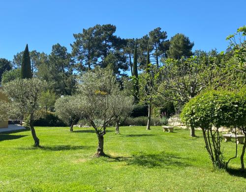 Classic Double Room with Garden View