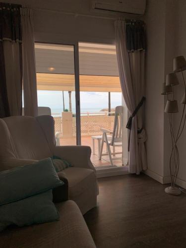 Apartamento primera línea de playa (Apartamento primera linea de playa) in 알보라야