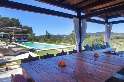 Beautiful 5 Star Villa with Stunning Views Ibiza Villa 1016 - image 11