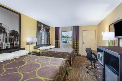 Super 8 By Wyndham Florence in Florence (SC)