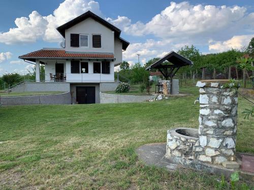 . Lilis kleines Haus am Berg