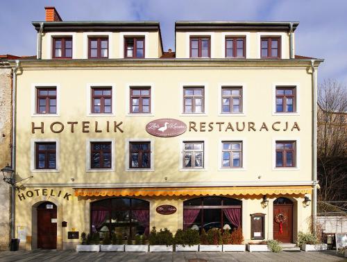 . Hotelik & Restauracja Złota Kaczka