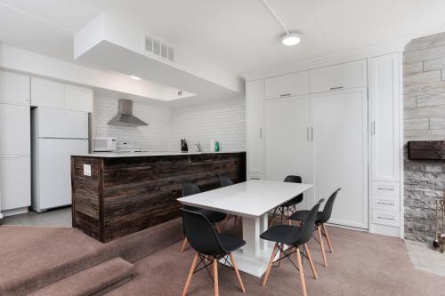 Ski In Out 1 BR, Sleeps 6 Cachet Crossing
