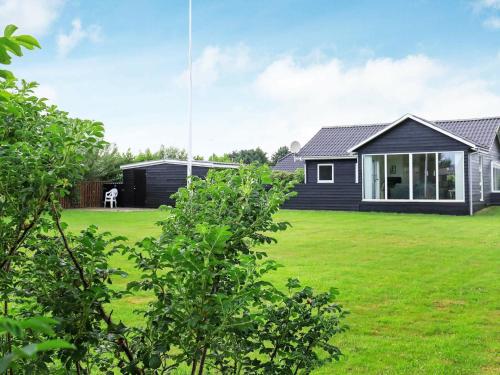 B&B Søndervig - 4 person holiday home in Ringk bing - Bed and Breakfast Søndervig