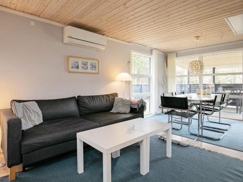 Three-Bedroom Holiday home in Væggerløse 6