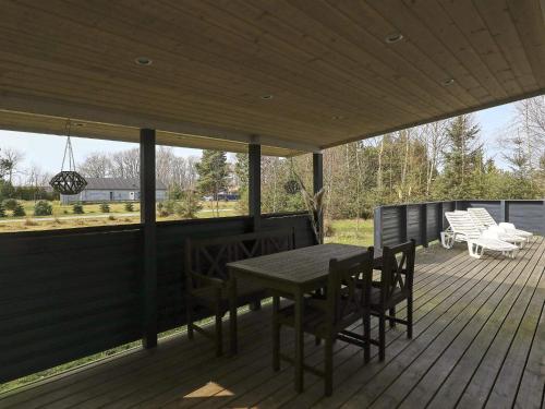 Three-Bedroom Holiday home in Væggerløse 6