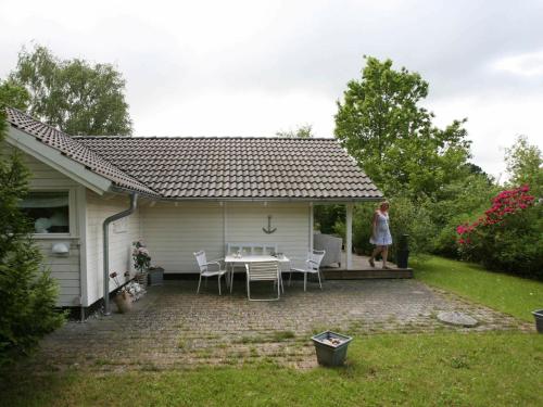Three-Bedroom Holiday home in Dronningmølle 5 - image 3
