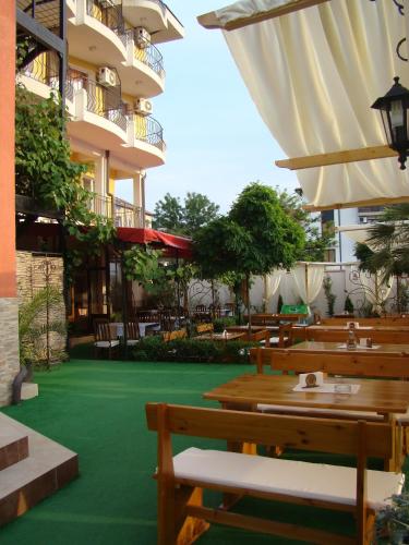 Restaurante, Hotel Bellisimo in Lozenets