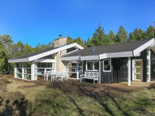  6 person holiday home in lb k, Pension in Ålbæk