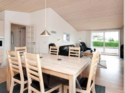 Two-Bedroom Holiday home in Hejls 4 - image 4