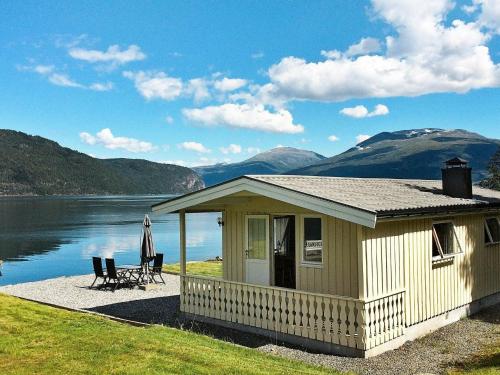 . Two-Bedroom Holiday home in Utvik 3