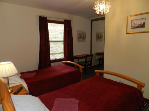 2 twin beds