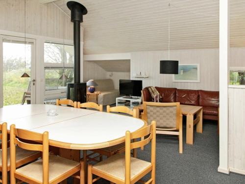 Three-Bedroom Holiday home in Humble 6 - image 3