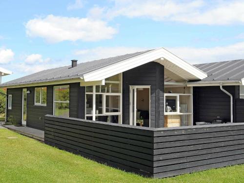 Two-Bedroom Holiday home in Tranekær 3