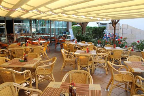 Apartaments Talayot - image 3