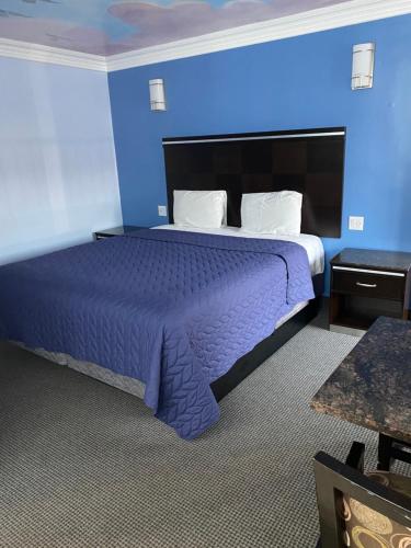 Golden West Manor Motel – Los Angeles, CA