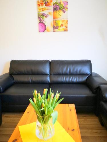 3 bedrooms, 5 beds