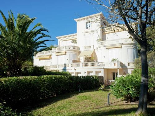 Apartment in villa with pool and beach access - Location saisonnière - Saint-Raphaël