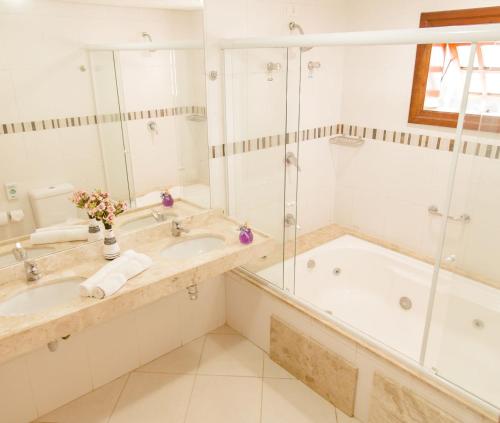 Premium Studio with Spa Bath image 8