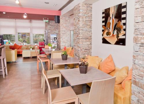ห้องอาหาร, Astros Beach Boutique Hotel in พาราเลียน แอสทรอส