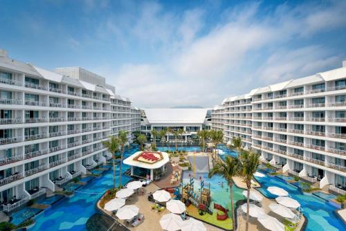 สระว่ายน้ำ, พาเลซ รีสอร์ต ยาหลง เบย์ ซานยา (Palace Resort Yalong Bay Sanya) in ซานย่า