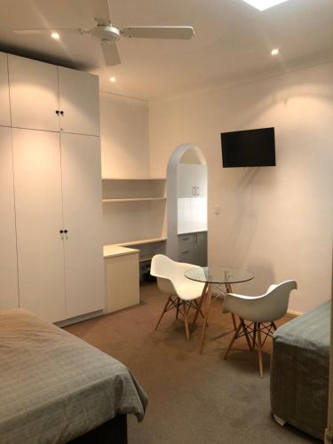 Hotel 59 Sydney - image 2